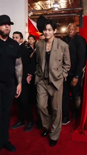 Kim TAEHYUNG ♥️🥰 status ll high rated gabru song #bts #btsv #taehyungedit #whatsappstatus