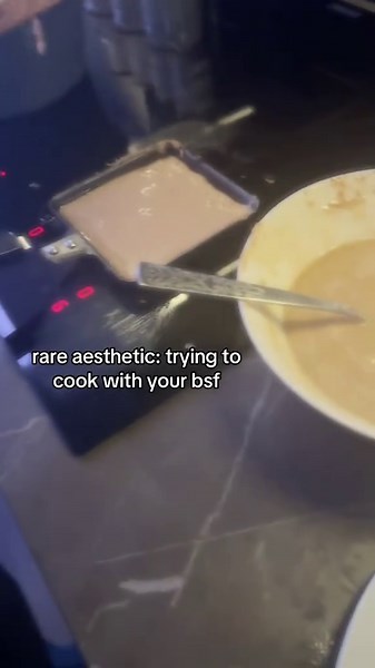 Cooking Spongebob Pancakes with Best Friend