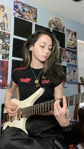 Jess Lai on Instagram: "Korn on the Kob #korn #guitar"