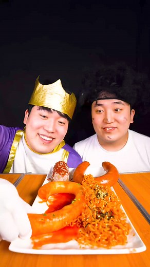 811K views · 7K reactions | ASMR MUKBANG| Bar rice cake Tteokbokki, Hotdog, Kielbasa Sausage, Spicy noodles EATING SOUND #ASMR #봄맞이푸드 #벚꽃축제 #먹방asmr #먹방 #틱톡푸드 #틱톡먹방 #spicynoodles #tteokbokki #hotdog #kielbasasausage #mukbangeatingshow #mukbangasmr | HUBA 후바 | Facebook