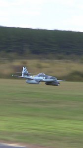 This giant 1/4 scale twin turbine powered Me 262 (airworld kit) from Music City Warbirds & Classics was a show stopper. Watch as it effortlessly glides through these low passes in slow motion—pure RC aviation majesty! #rcjet #scalemodel #aviation #rcplanes #Flyday #aeroplanes #aviation #warbirds #aviationlovers #RCWarbirds #instaplanes #scalemodel #aviationgeek #scalemodelling #avgeek #thercgeek #awesome #warbirdwednesday #aeroplane #slowmotion #goodtimes #rcplane #scalemodels #flyday #rcscale #