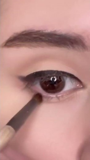 Audrey Hepburn makeup tutorial