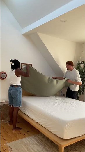 NEW BED in a matter of minutes using a custom linen slip cover. Tutorial on my page too ☁️ #diyhome