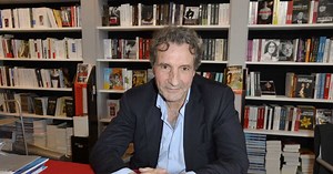 Affaire Bourdin : son ex assistante révèle les incroyables stratégies d'évitement mises en place contre le journaliste