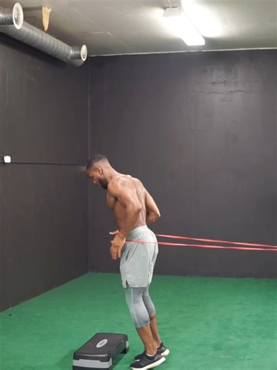 Alpha Doboyou on Instagram: "4 Top Fast Feet Exercises To Improve Footwork & Coordination Here’s 5 Explosive Fast feet Exercises to Develop , footwork ,balance , coordination and quickness Faste feet is crucial for must sports , the quicker your foot moves the greatest advantage you have on your competition. purpose for these exercises is to develop quickness, its important that you perform with high intensity focus on speed Ex 1: Box steps : Excellent Exercises for coordination , Rhythm and car