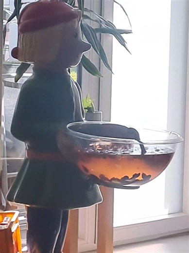 Was manche Leute in ihrer Bude stehen haben... #pixi #bowle #funny