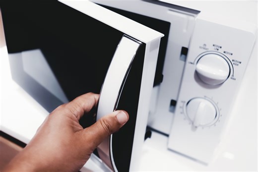 Microwave Health Risks: 7 Insights into Chemical Release You Should Know