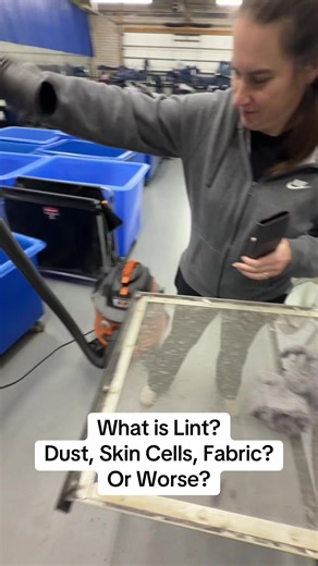 What is lint made of? #laundry #clean #laundromat #vacuumcleaner #cleantok