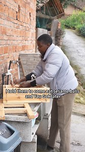 142K views · 8.4K reactions | My house is so lively today, that's what makes it feel like Chinese New Year's! We made a lot of delicious fried snacks and the older folks in the village are eating them happily (old video) | Rose鄉村 | Facebook