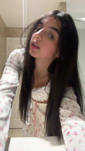 Luna Sofia (@lunasophia_21)’s videos with