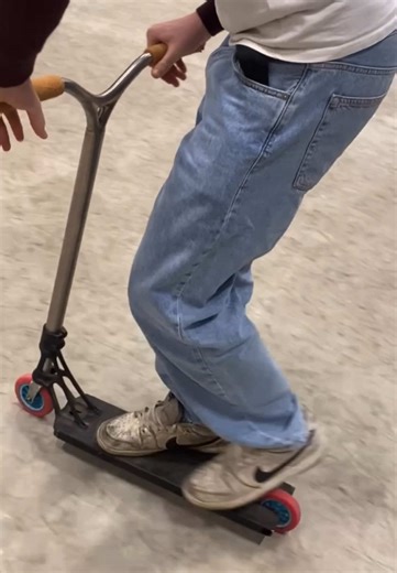 Exploring Flat Scooting Techniques with Leo's Team