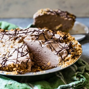 How to Make Delicious Homemade Chocolate Cream Pie