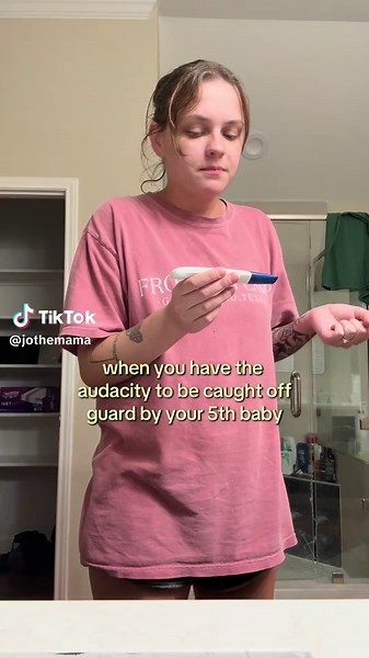 (Me holding my own hand when I say this) you have absolutely zero reason to be shocked rn #pregnant #momof5 #pregnancycraving #momtok #firsttrimester