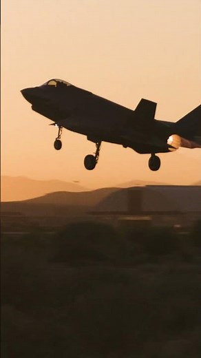 From darkness...to full throttle light!🛫 #F35 #fighterjet