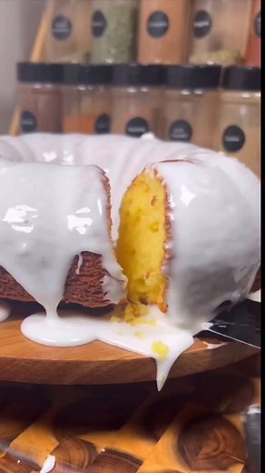 Christopher Dorrah | 7-Up Lemon Pound Cake Recipe . *BEST RECIPES OF '25 (8) . Ingredients: For the cake: • 1 box lemon cake mix • 1 packet lemon pudding mix •... | Instagram