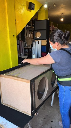 Cajón para Rock Series 12” 2000w rms: ¡Potencia y Estilo!