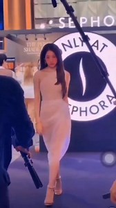 1.9K views · 95 reactions | This cat walk looks familiar to us 狼 when did Yoko practice modelling? One day Yoko could be a super hot model in the future 狼藍藍 Who teach her cat walking ? 藍﫣來藍 | Adelaine Green | Facebook