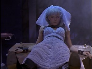 LEXX.s01e03.Eating.Pattern.DVDRip.Rus.Eng.AXN-Sci-Fi-aklsr