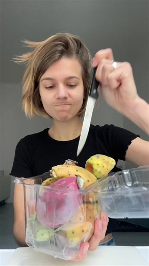 Best way to open a prickly pear !!!! #pricklypear