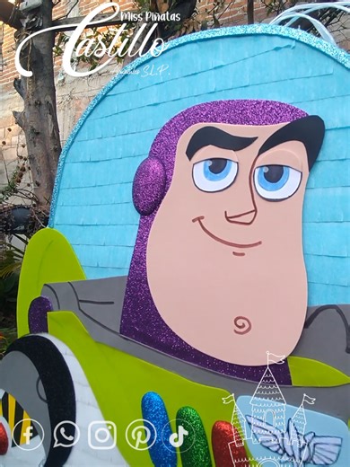 Piñata de Buzz Lightyear para fiestas temáticas