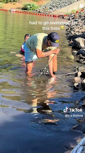 Catch Big Bass: The Swimming Challenge