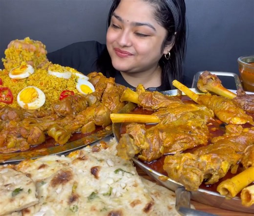 Mukbang indian food (Yt:Maddy Eats) #maddyeats #muttoncurry #spicycurry #mukbangvideo #mukbangeatingshow