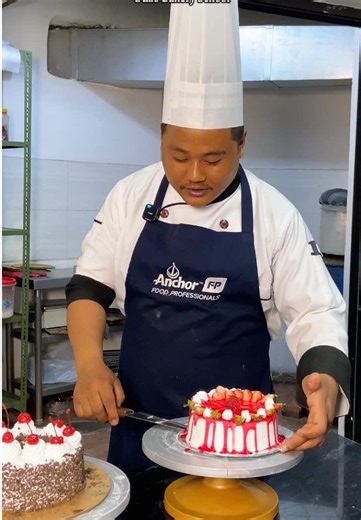 Join the Advanced Bakery Training at Ouzo Bakery School