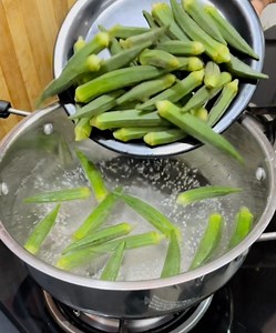 22M views · 134K reactions | भिन्डी अनोखी रेसिपी bhindi boil new recipe - masala bhindi | Delicious Khana | Facebook