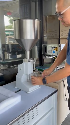 This Manual filler machine is suitable to fill beverage, lubricating oil, shampoo, others. The filling range is between 5-50ml Feel free to WhatsApp us at 012-219 3892 for more info. | Auto Pak Trading Sdn bhd