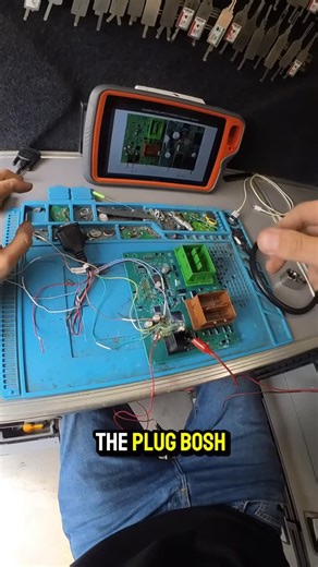 @accessdeniedcarkeys on Instagram: "A few swear words later… Learn how to do this at alteracademy.co.uk #autolocksmith #keyprogramming #ownbuisness #eeprom #volvo #key #making"