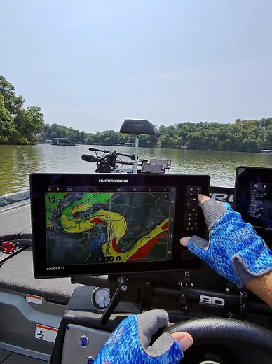 When I’m running skinny water I rely heavy on my Lake Master maps paired with my Xplore units by Humminbird. #fishing #HumminbirdXPLORE #lakemaster #shallow #skinny #mud | Rick Fishback