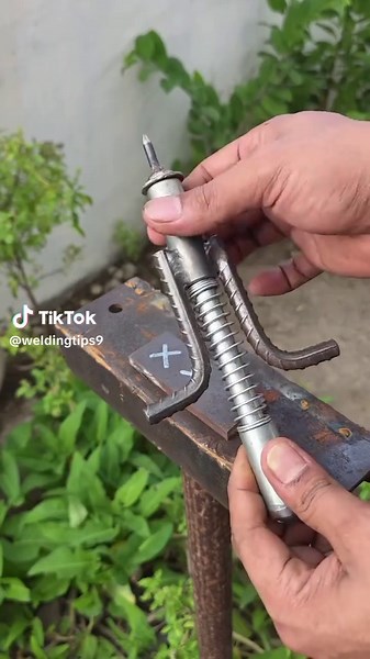 Welding creative bending tool at home welding Tips And Tricks for beginners #weldingartwork #Weldinghacks #homemade #Foryoupage❤️❤️