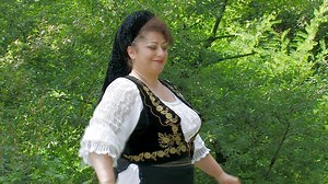 210K views · 7.1K reactions | Ileana Laceanu - Sapte ani am ciobanit  Vezi TOT❗ bit.ly/34a83CW bit.ly/33ZygUZ www.emimedia.ro - Sursa ta de știri  www.emitv.ro - E altceva ! | Emi Tv | Facebook