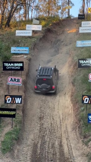 Pajero vs Beer O’clock Hill! Last time this car tried he destroyed a tail shaft this time the crowd loved it! What’s your thoughts?? | Team Bree Offroad