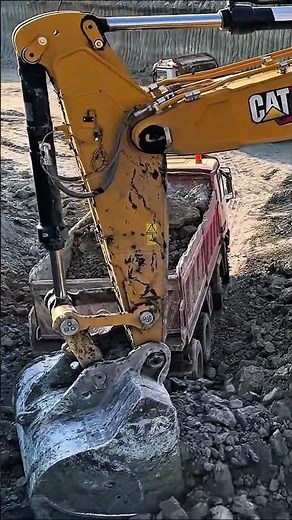 Max Power & Perfect Precision! CAT Excavator Action 💪🎯 #shorts