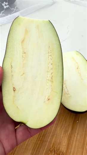 Finally cut open my Black Pearl eggplant… 🍆 #blackpearleggplant #gardening #homegrown