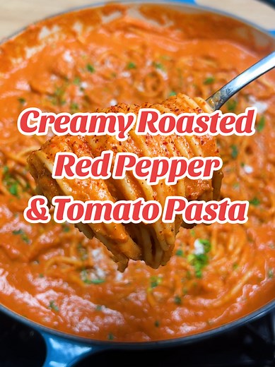 Creamy Roasted Red Pepper & Tomato Pasta 🍅✨ This is honestly one of our favorite recipes😍 If you love creamy pasta but also want something a bit lighter and packed with flavor… you need to try this! We roast red peppers, tomatoes, garlic and onions until they’re slightly caramelized, then blend everything into a smooth, creamy, flavor-packed sauce🤤 It’s rich, a little sweet, slightly smoky… and just so comforting✨ The kind of pasta you make once… and then keep thinking about! We’ve been makin
