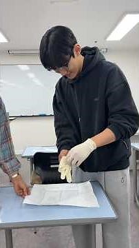 Putting on and taking off sterile gloves #SongnaeNursingAcademy #TeacherMiyoung #Nursing #Nursing...
