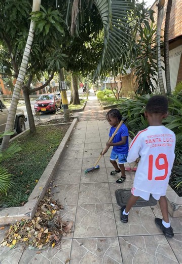 Things Colombians do that just make sense 🧹 ….And now we do it #sweeping #latinostiktok #travel #colombia #lifeabroad