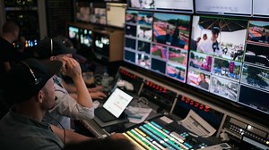 Filming a half marathon using a Polestar 4 rear-facing camera