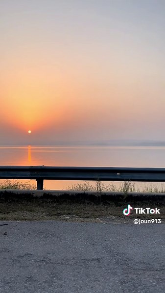 Exploring Deep Lines in Poetry