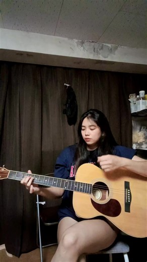 Sino Papaturo Mag-Gitara? Simpleng Tips para sa Baguhan