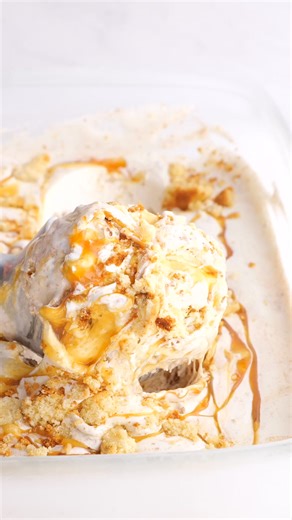 Our no churn, homemade, Caramel Snickerdoodle Ice Cream is what summer dreams are made of. It's the perfect cinnamon flavored ice cream, swirled with caramel, and chunks of snickerdoodle cookies to make one creamy, cool dessert. Recipe -> https://www.sixsistersstuff.com/recipe/homemade-caramel-snickerdoodle-ice/ | Six Sisters' Stuff