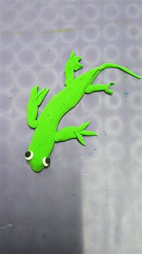 clay lizard making