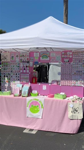 Vendor booth setup 3…2..1.. 💥