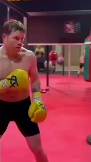 **CANELO – MASTER OF HEAD MOVEMENT! Suave Defense in Slow Motion**