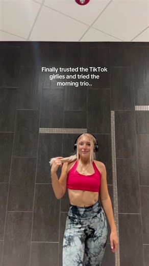 WE’RE NOT WAITING UNTIL THE NEW YEAR AROUND HERE, we’re starting now 👏🏼👏🏼 Goodbye inflammation, hello morning trio✨ comment