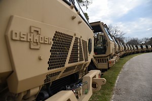 El Ejército incorporó camiones militares OshKosh