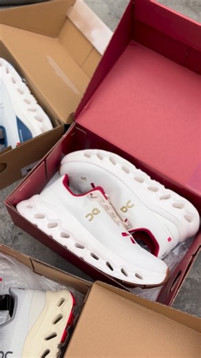 JD’s Kicks PH on Instagram: "ON CLOUDTILT (6 CW) SALE - 1900"