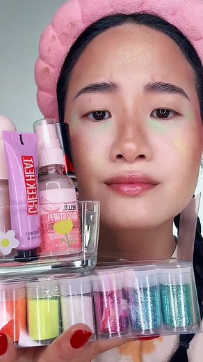 PT. 2 of ADDING GLITTER TO EVERY MAKEUP STEP! 👹😭 #fyp #foryou #makeuptutorial #makeupchallenge #funnymakeup #foundationroutine #glitter #glittermakeup